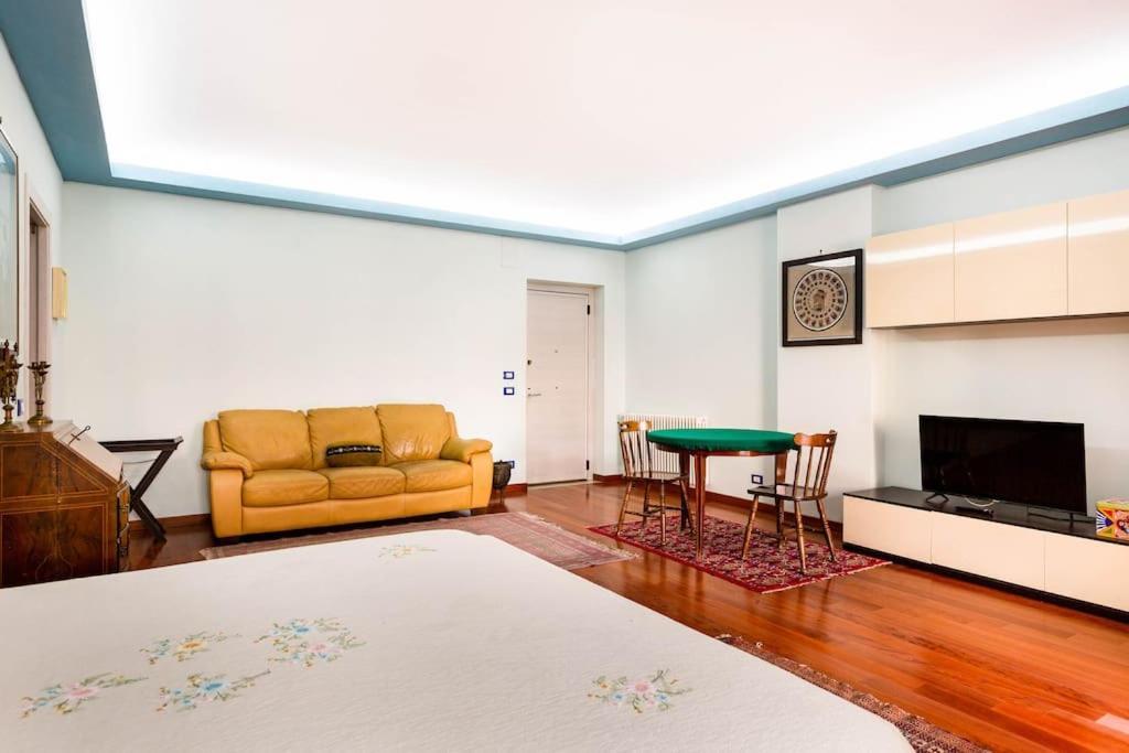 Palermo Old Style - Boutique Apartment With Terrace In Center City Bagian luar foto